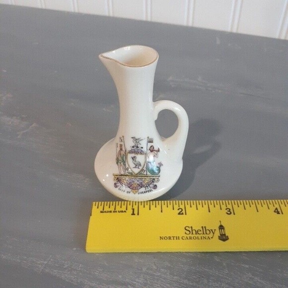 Crest of City of Liverpool Miniature Handle Urn Arcadian China - Picture 6 of 6